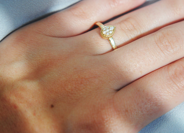 Item No. R001 Pear Diamond Ring