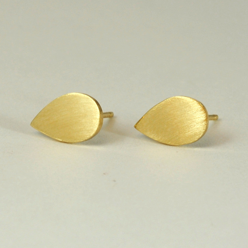 Item No E053 Pear Studs