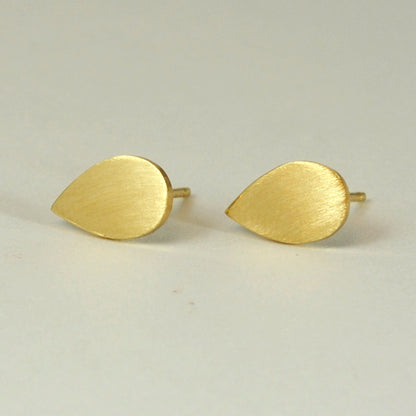 Item No E053 Pear Studs
